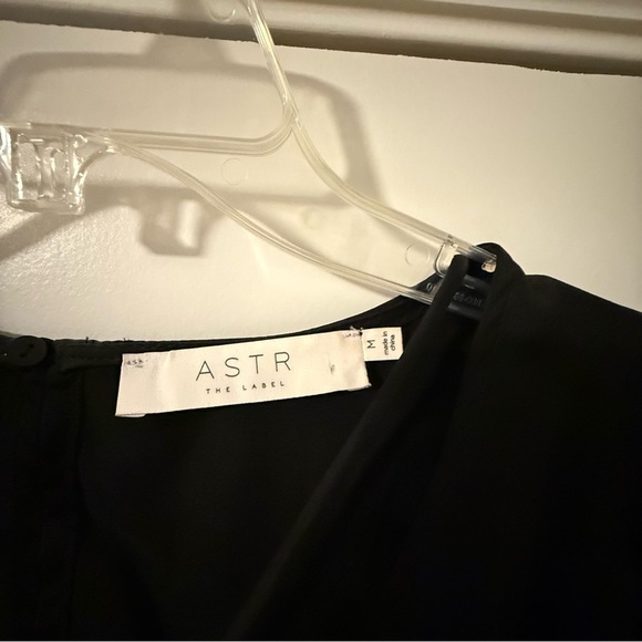 ASTR BLACK BLOUSE SIZE MEDIUM - Picture 4 of 4